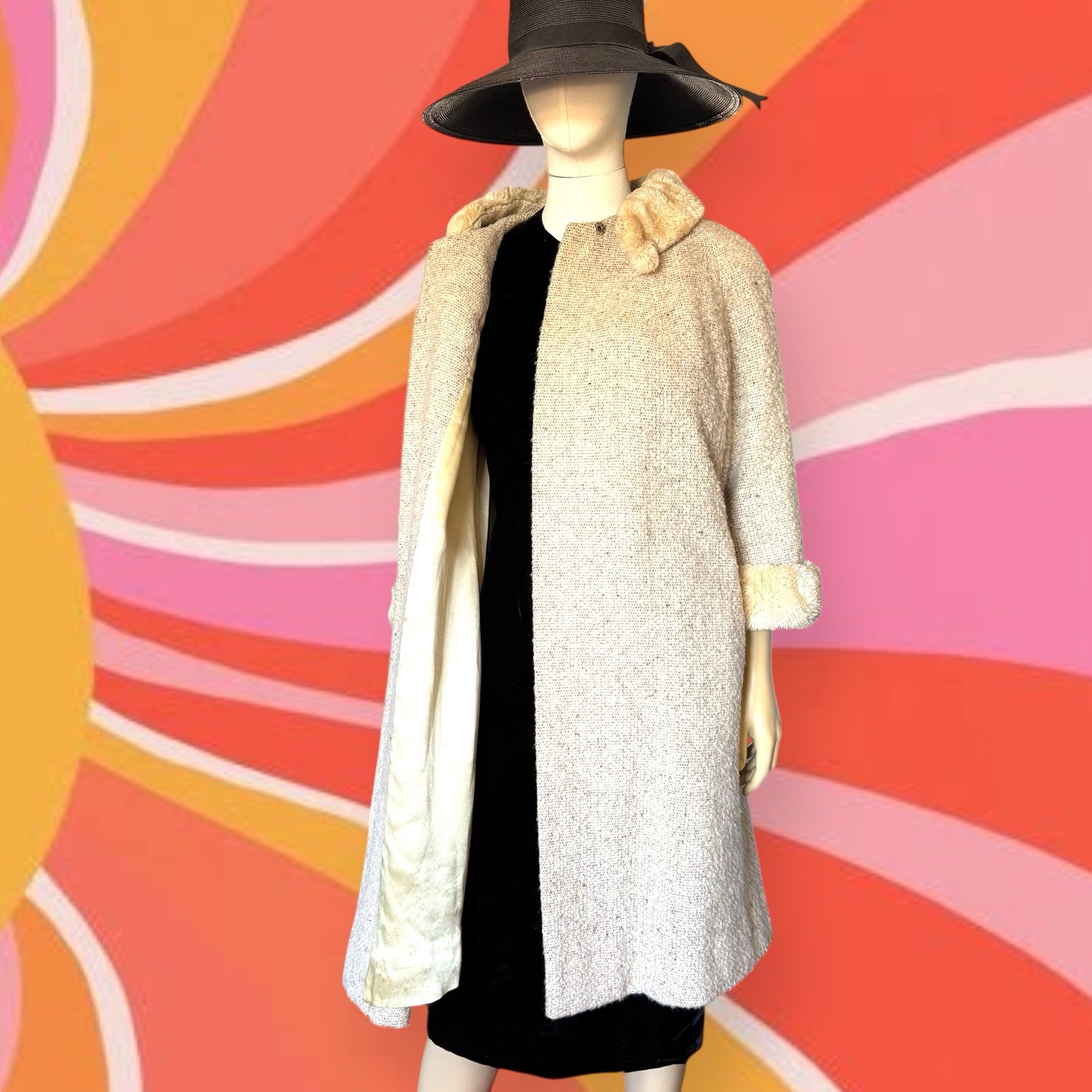 Vintage 1960s Mod Cream Wool Bouclé Coat Fur Collar Cuffs Swing Jacket 40” Bust