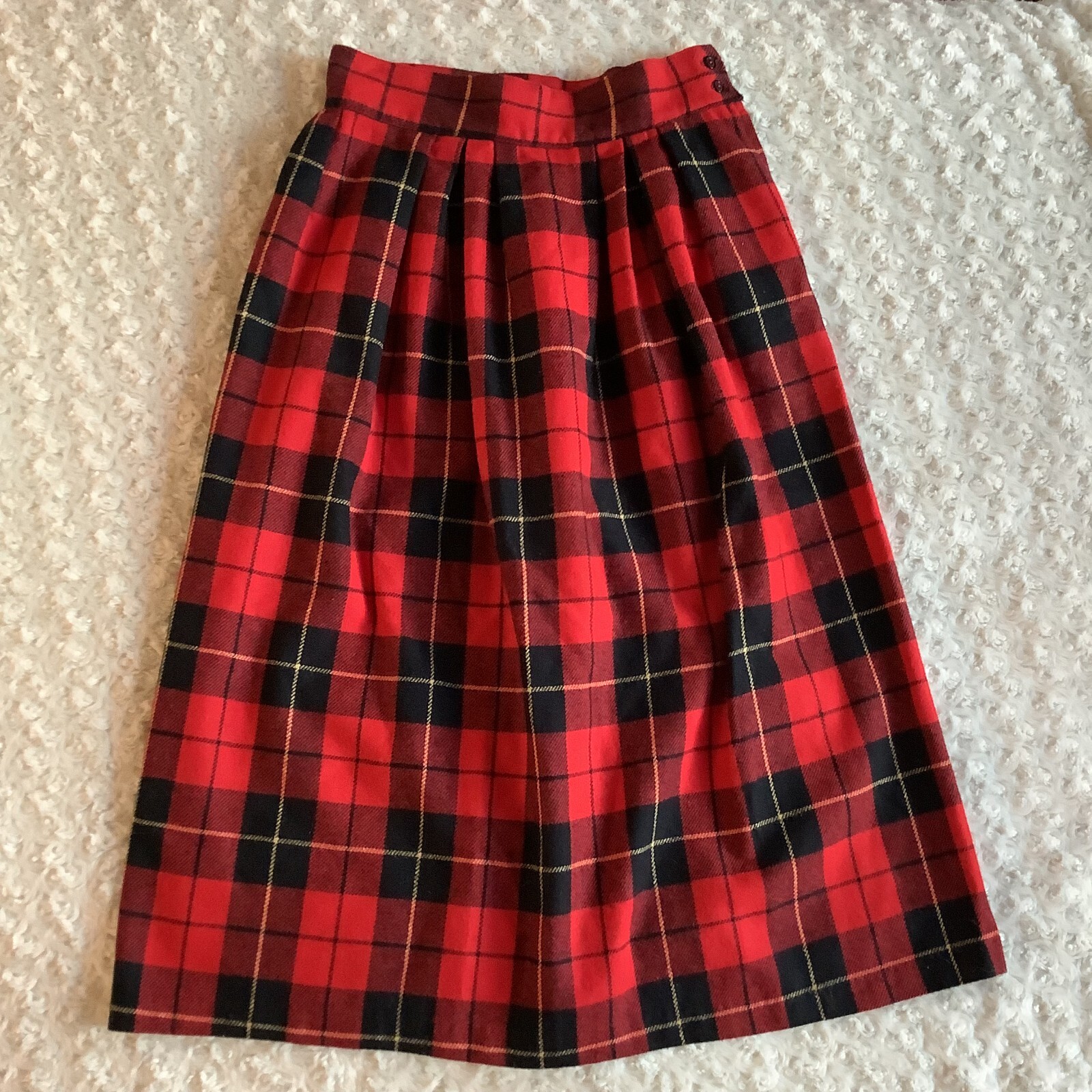 Vintage Red black plaid wool blend Maxie pleated skirt Waist 30″ Medieval preppy
