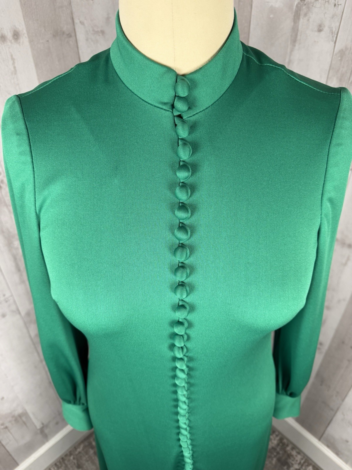 Vintage 1970s MOD Emerald Green Maxi Gown Elegant Poly Retro Size L/12