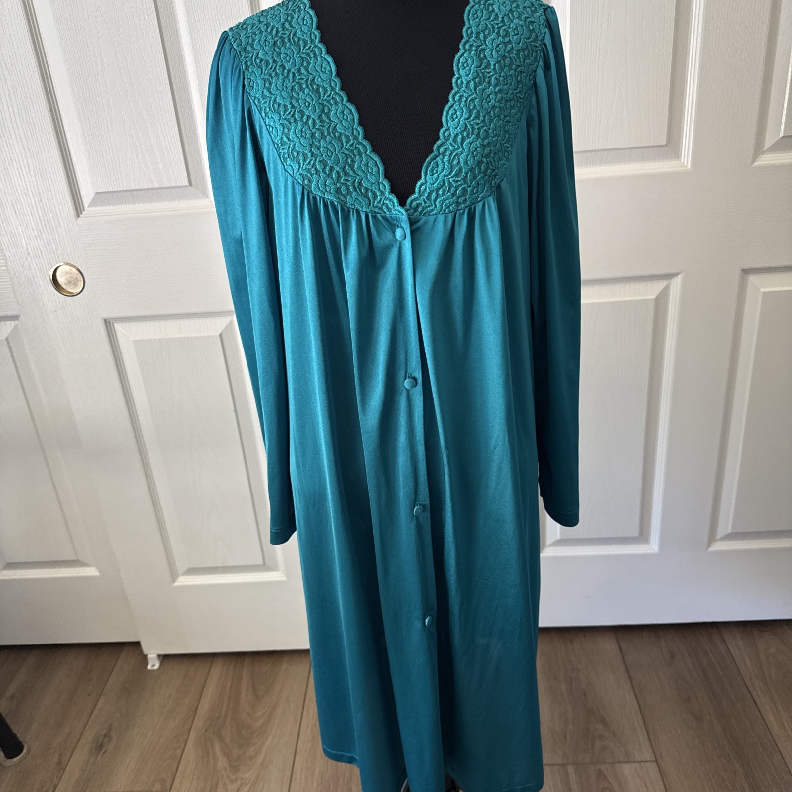 Vanity Fair Jade Green Nylon Nightgown Lace / Satin Bow With Matching Robe M