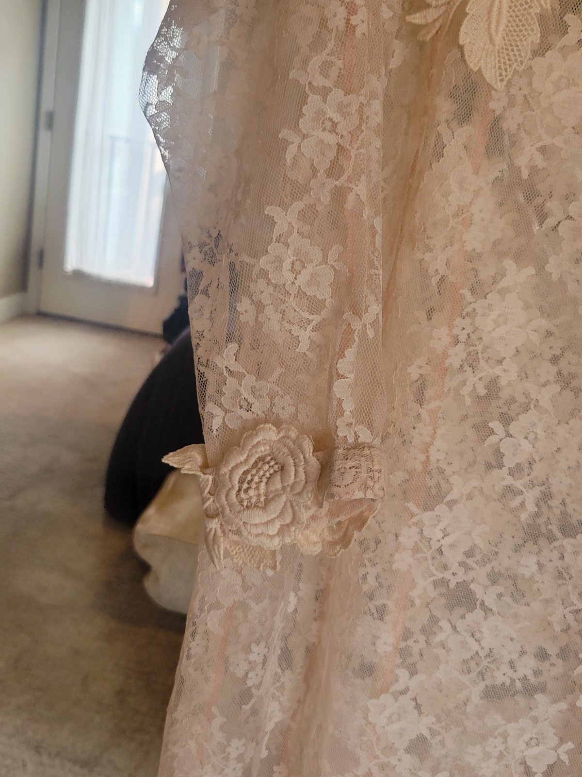 VINTAGE 1970S LORRIE KABALA SHEER NUDE LACE WEDDING DRESS Size XS BEAUTIFUL
