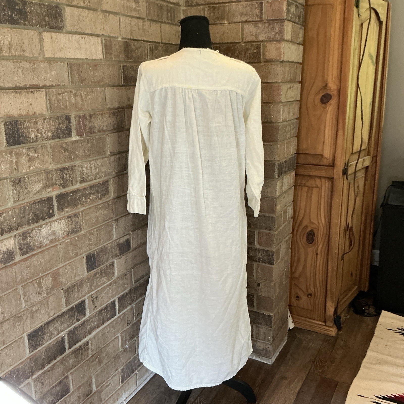 Antique Victorian Cotton Nightgown Women’s Size L V-Neck Button Front Gown #24F4