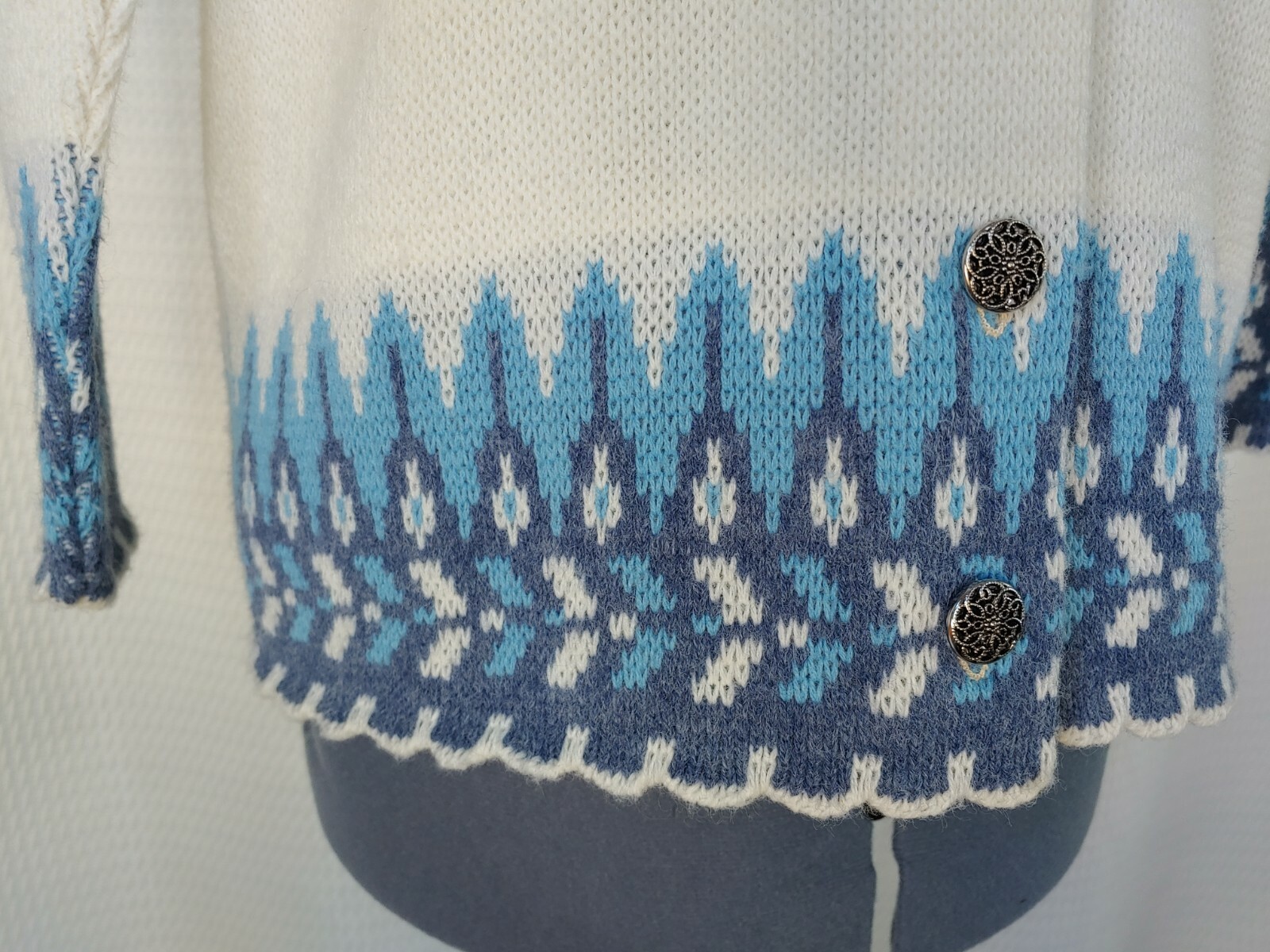Vintage Jersild Cream Sweater Cardigan with Blue Accents Size 40/US Size Large