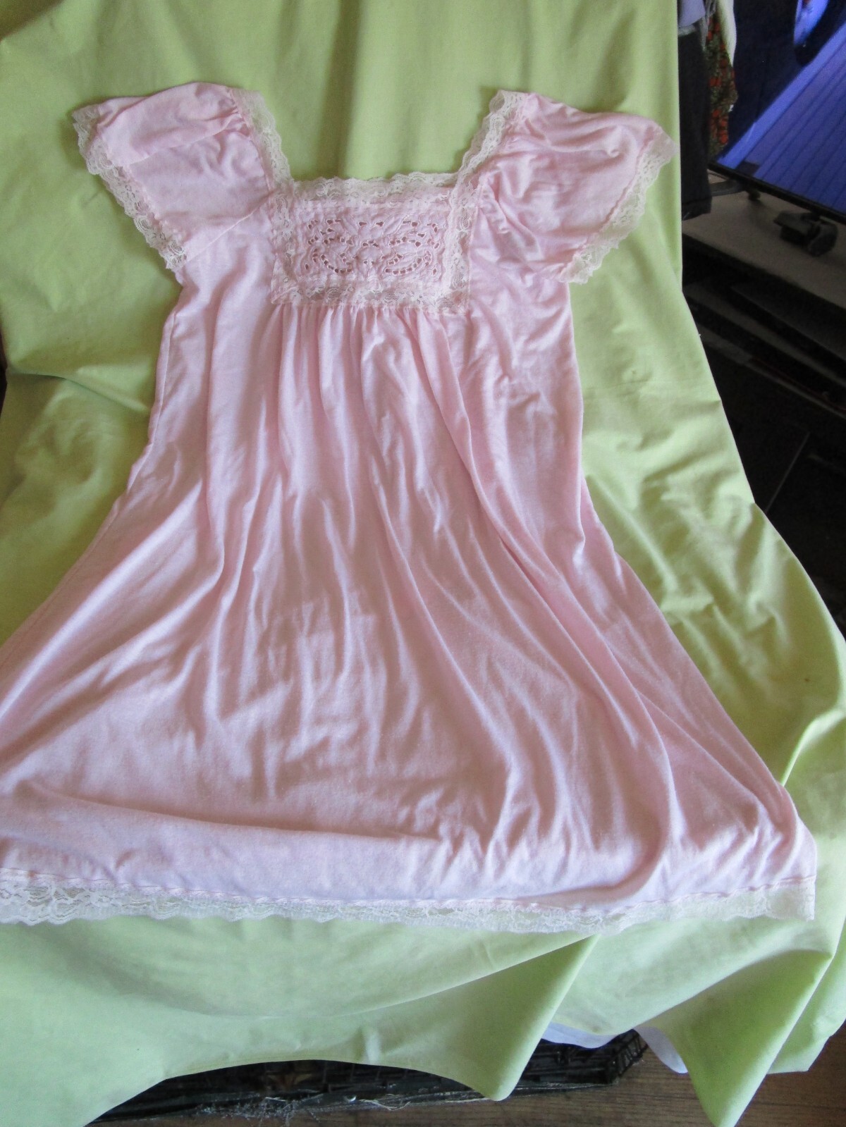 Vintage Ladies Pink lacey Nightgown by Rikki New York in GREAT Shape Size M?