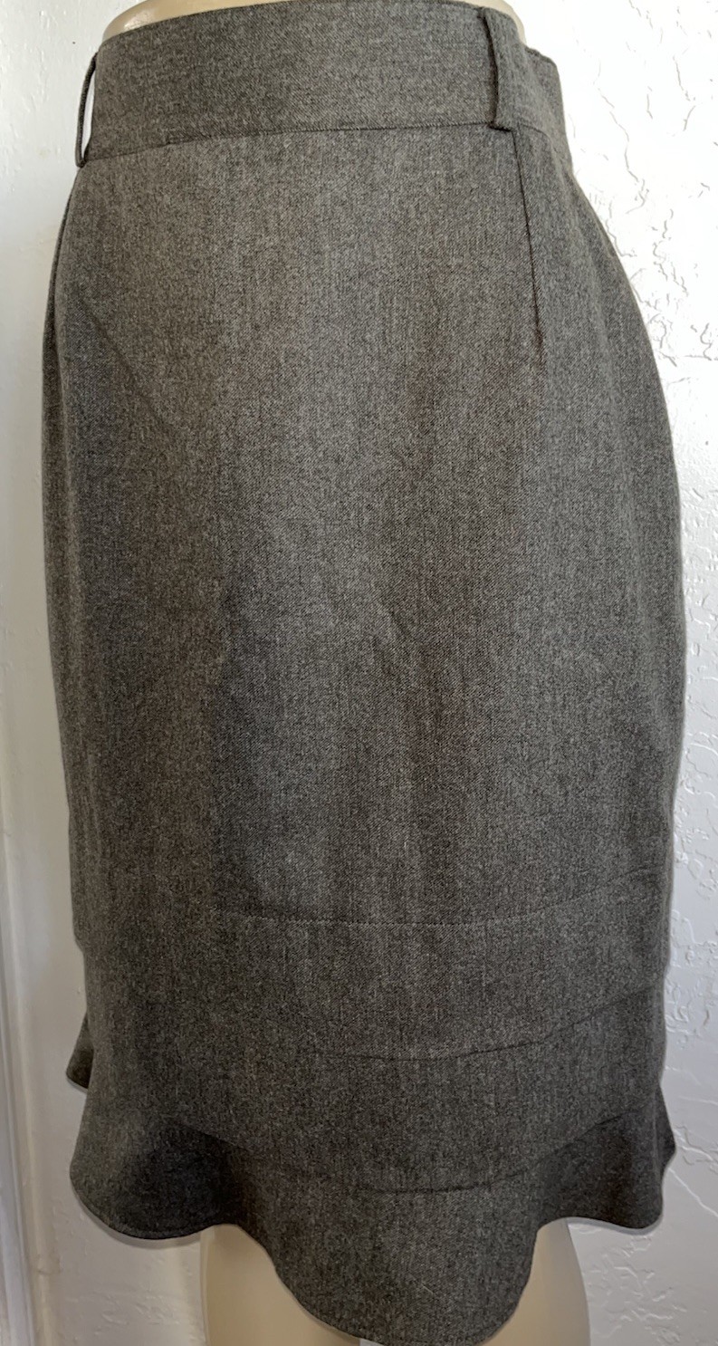Vtg ESCADA Tiered RUFFLED Army Drab Wool Cashmere Knee Skirt Germany EU 40 US 10
