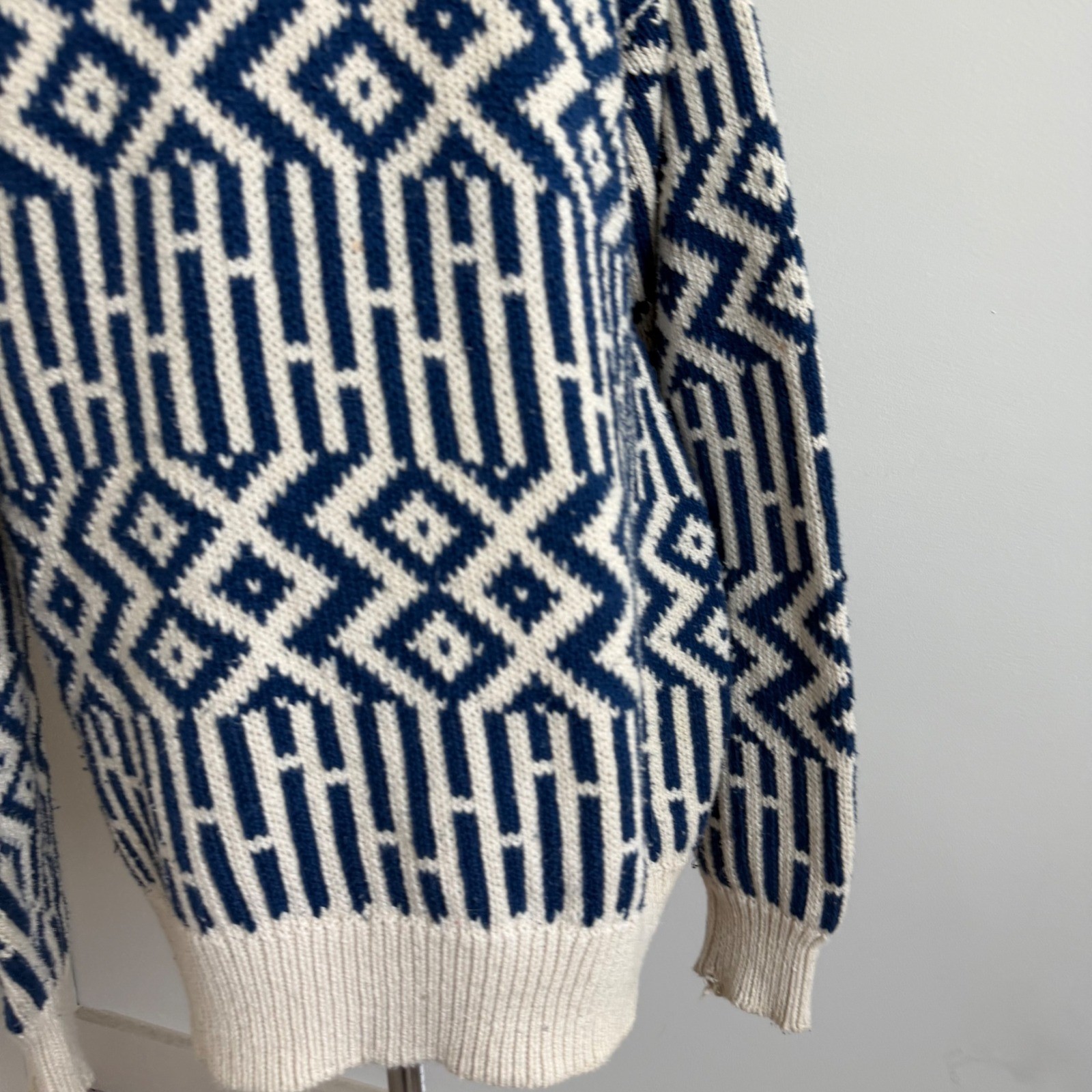 Vintage British Khaki 100% Cotton Print Crewneck Sweater