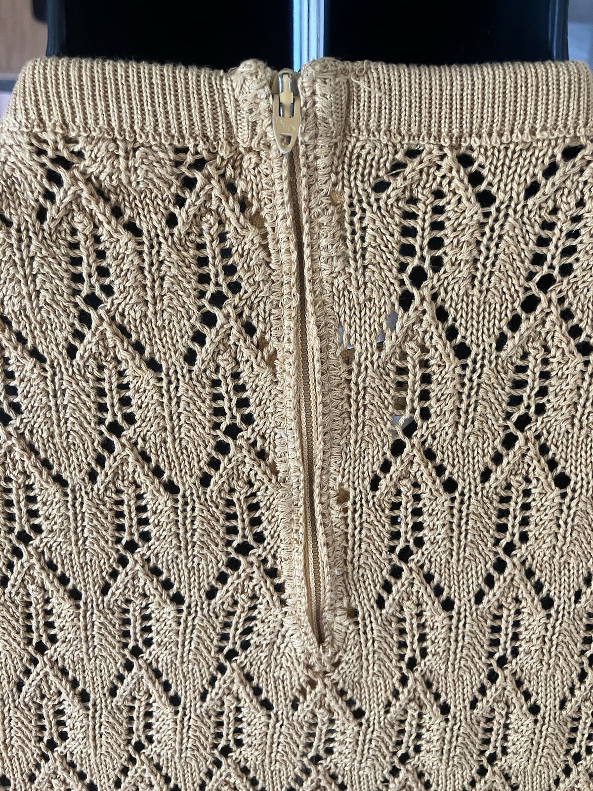 Sportempos Open Knit Sweater Women’s Medium Gold 1/4 Zip Back Sleeveless Vintage