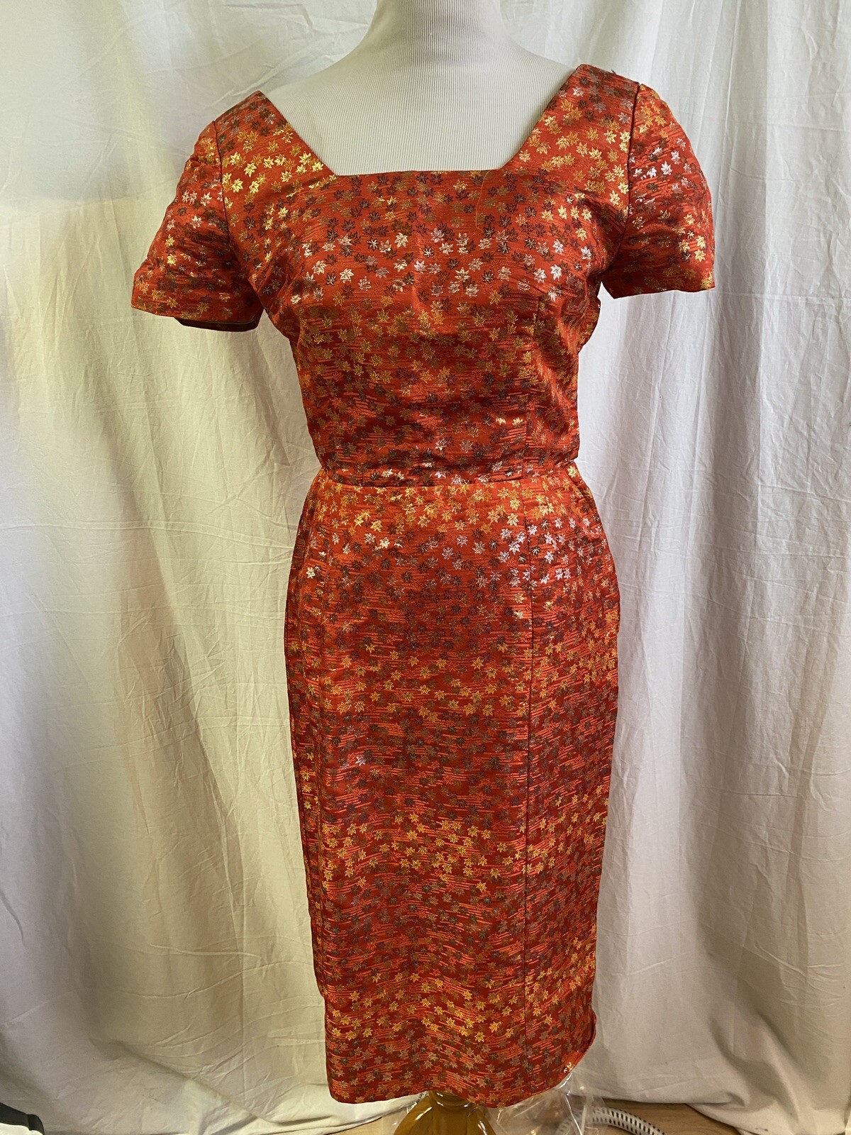 Vintage 50s Orange Silver/Gold Leaves Silk Damask Short Sleeve Sheath Dress S/M