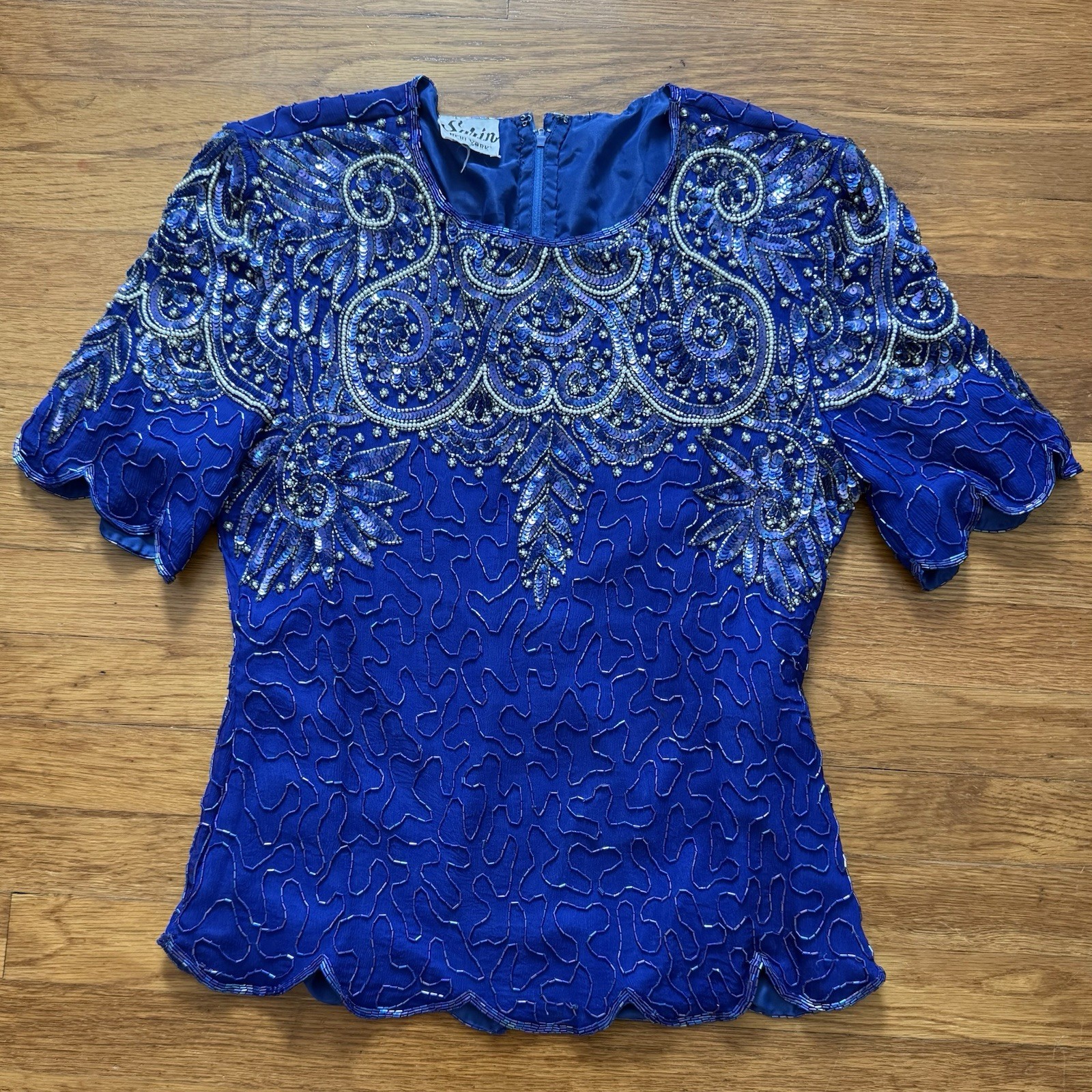 VTG Sarin Sequin Top Blouse Blue & White Women’s Sz M Clothing Bedazzled Elegant