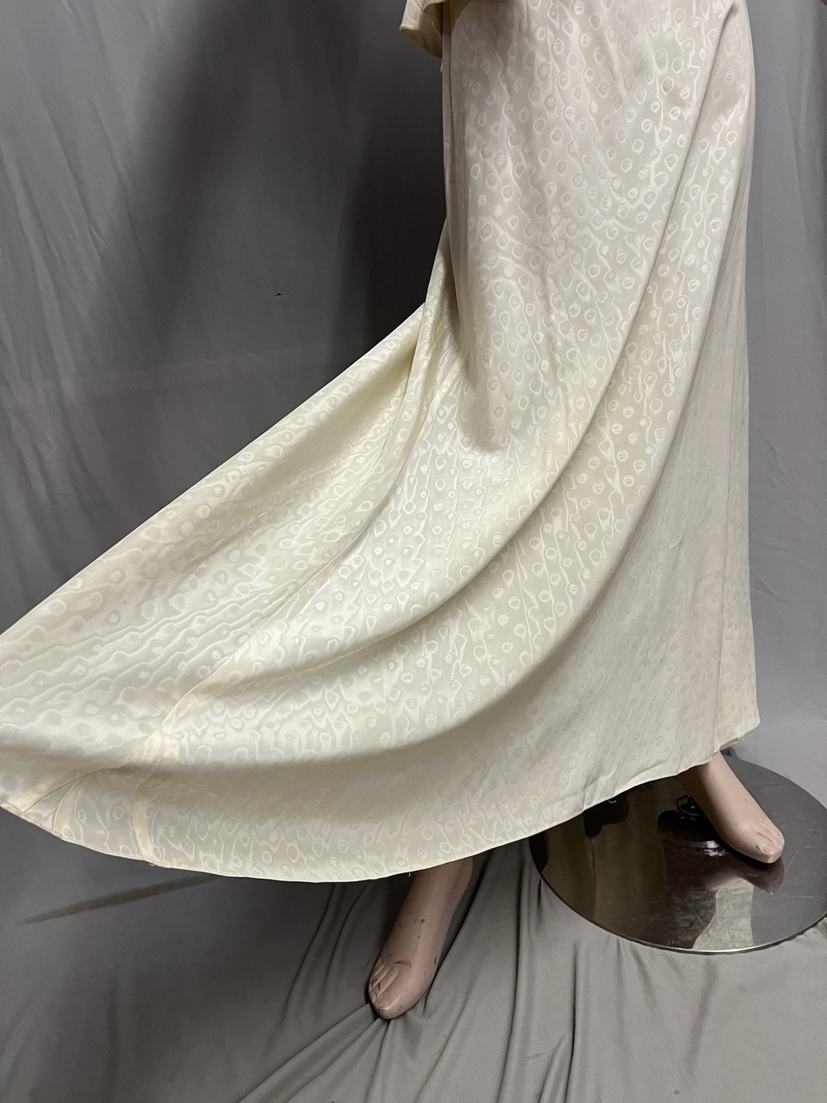 1930’ Ivory Moire Tafetta Evening Gown Antique