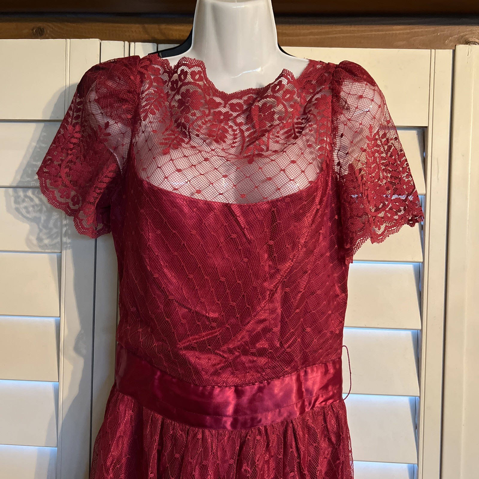Vintage 1970s (?) Formal Burgundy Lace Over Satin Maxi Dress Junior Sz 13/14
