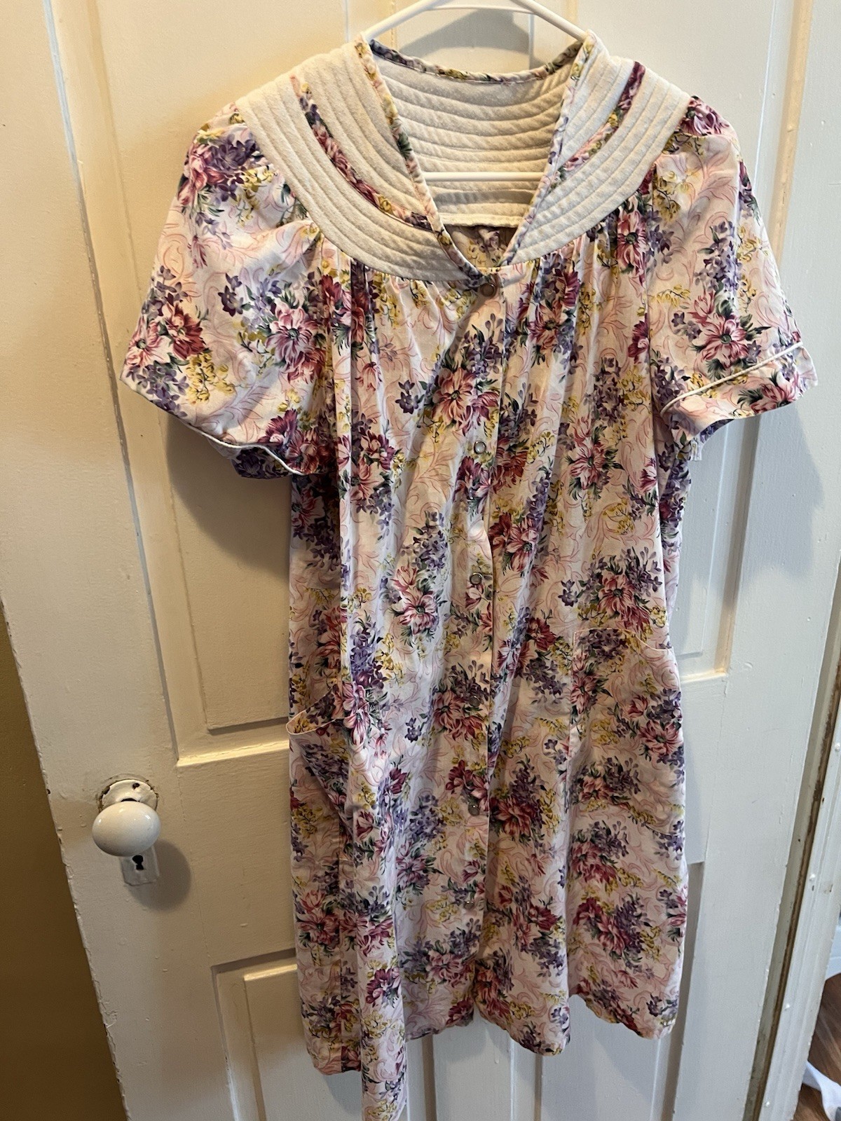 Vintage Floral House Dress Duster Robe Snap Front Quilted Collar Pockets