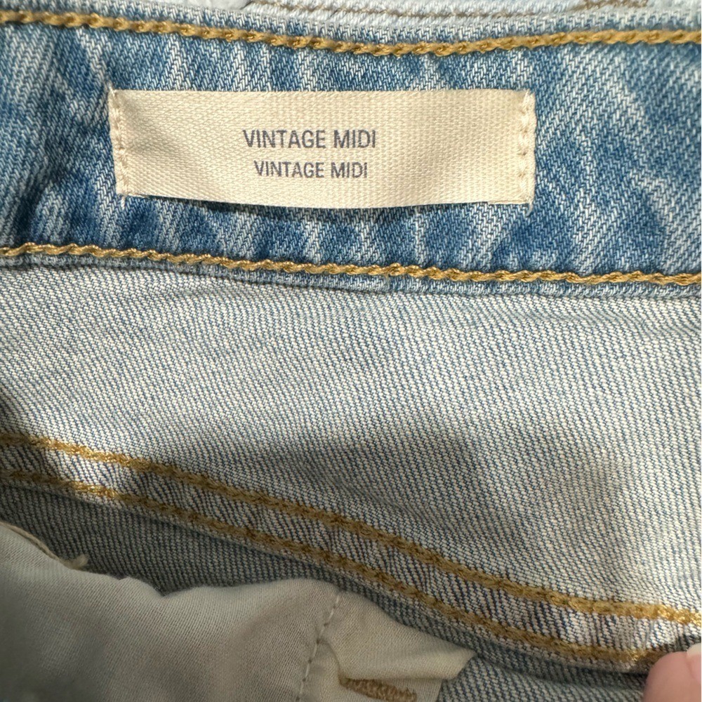 Universal Thread NWT Vintage MIDI Shorts, size 2/26R, Button -Fly Distressed