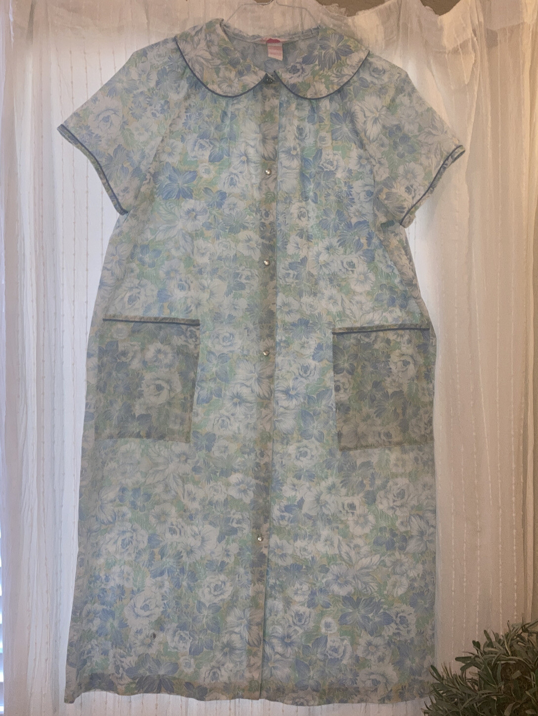 House Coat Robe MEDIUM Vintage Carriage Court SEARS Snap Front Blue Green FLAWS
