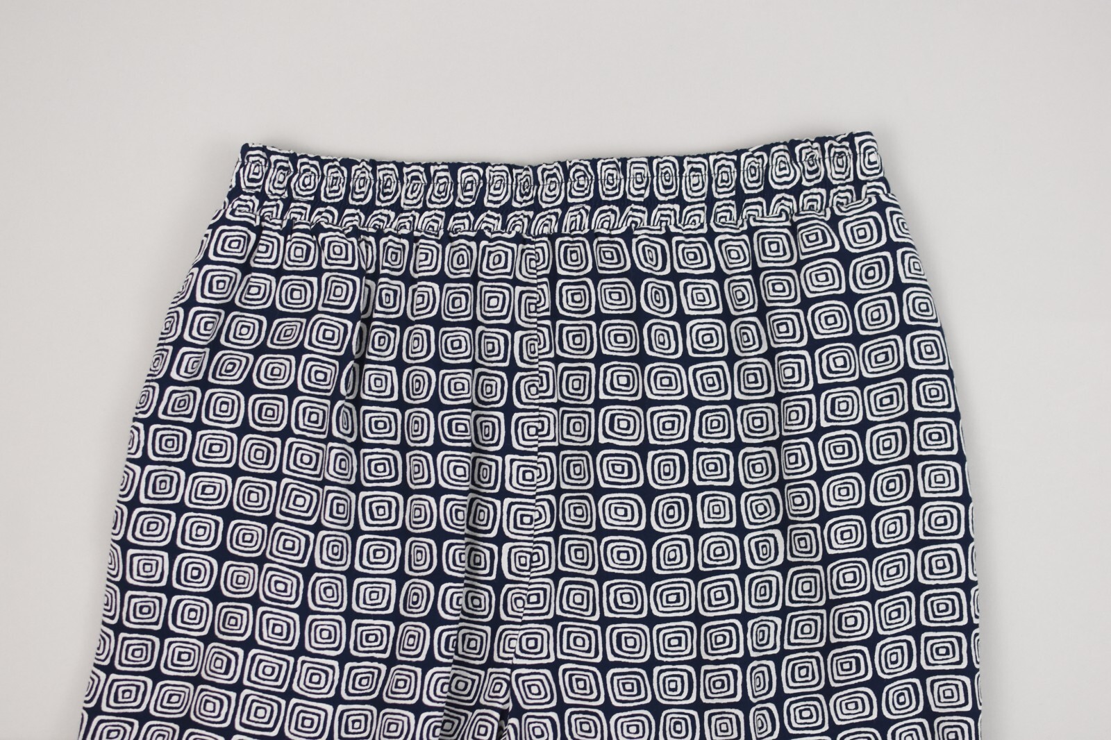 Vintage Navy Blue & White Elastic Waist Easy Pants, Women’s 28 – 33″ Waist
