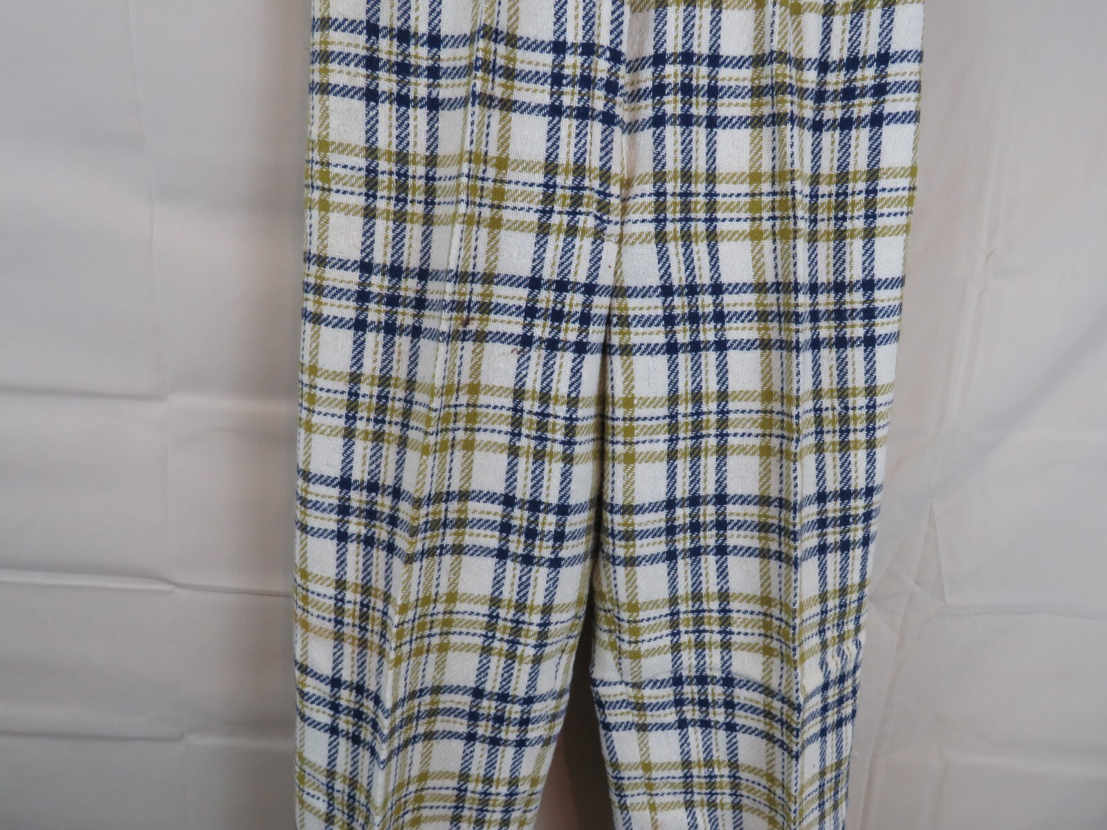 Vintage 1960-70’s ladies Girls Pants Plaid polyester size 9 24 waist 27