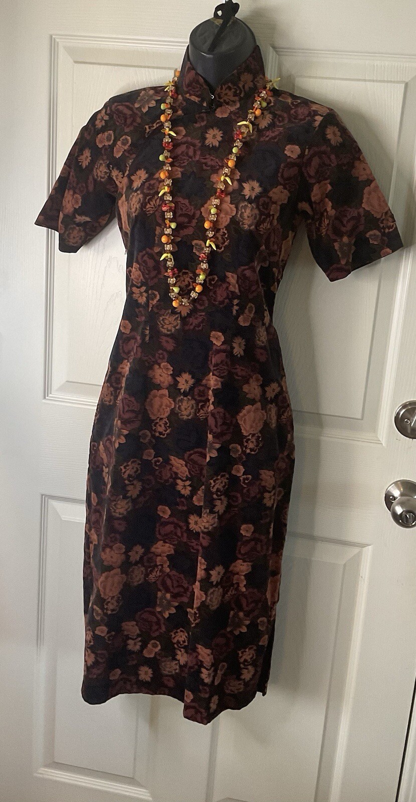 SONG of THE SEASON Fall 1970 Print Cut Velvet Custom Asian Sheath Dress S