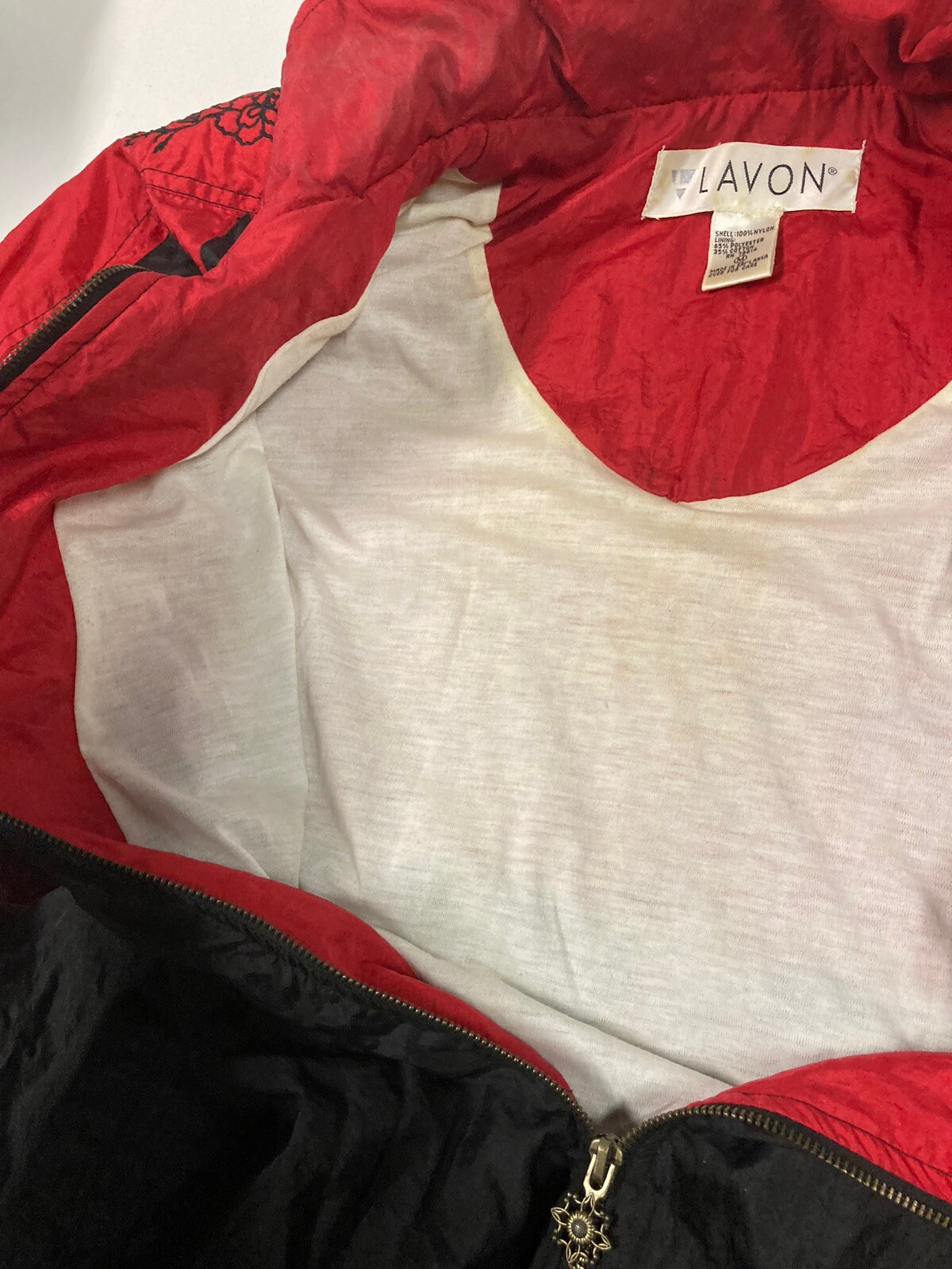 Vintage 90s Lavon Women’s Red/Black Flower Shoulders Windbreaker Jacket Medium