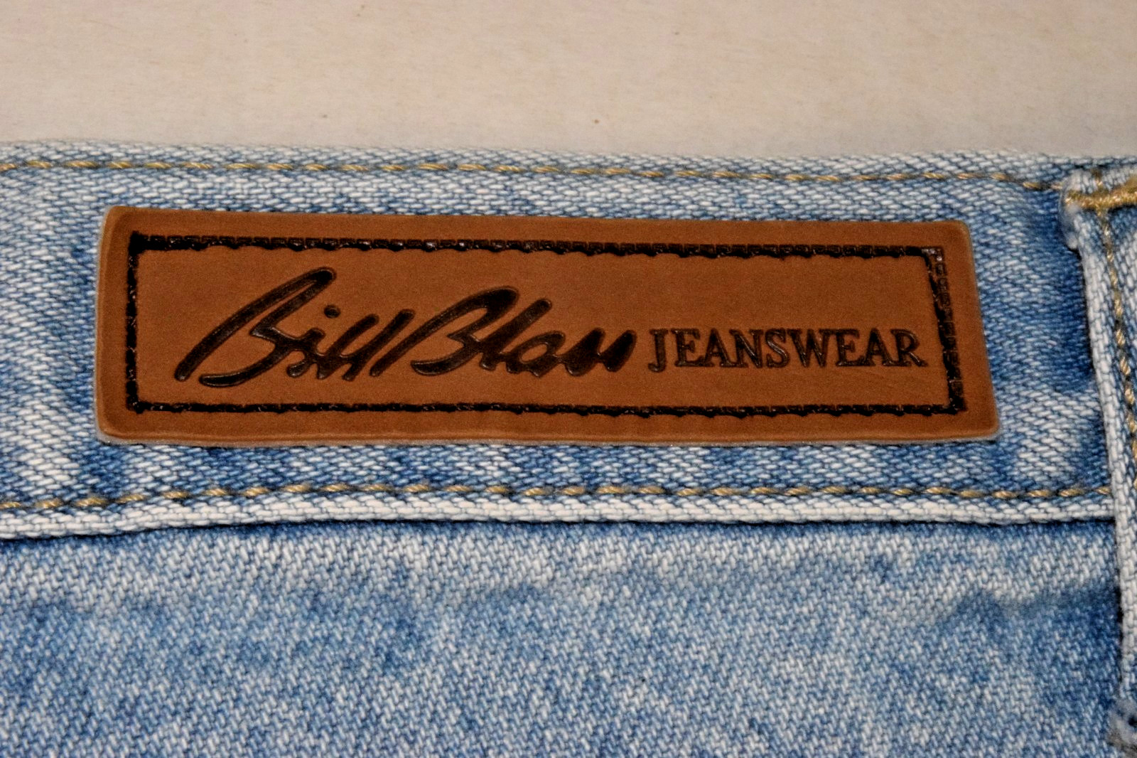 Vintage Jeans Bill Blass Petite Easy Fit Capri Size 8 90s Blue High Waist Taper
