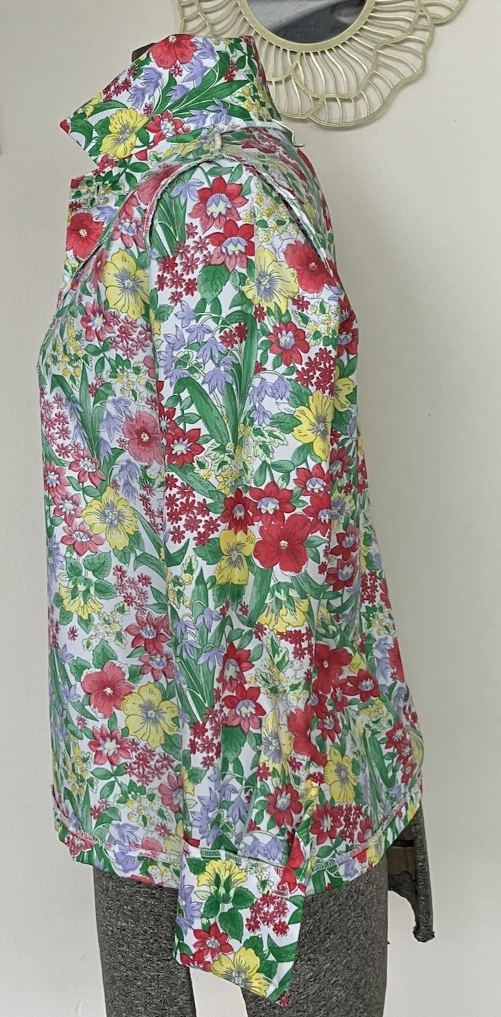 Vintage 60s/70s Mod Floral Button Down Blouse Size Med Women’s Long Sleeve
