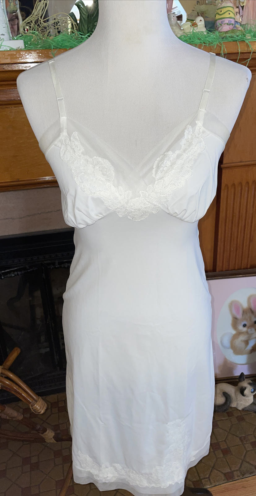 VINTAGE VAN RATE IVORY SLIP WITH LACE AND CHIFFON SIZE 32 PINUP GIRL!