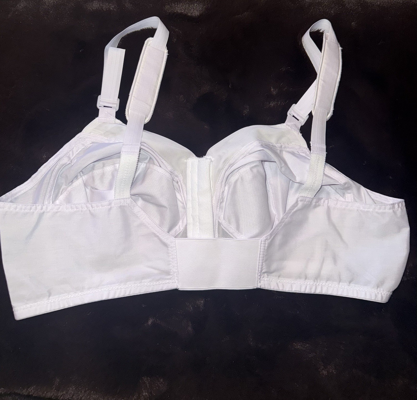 Vintage Exquisite Form Bra 40b Front Hook White Wireless