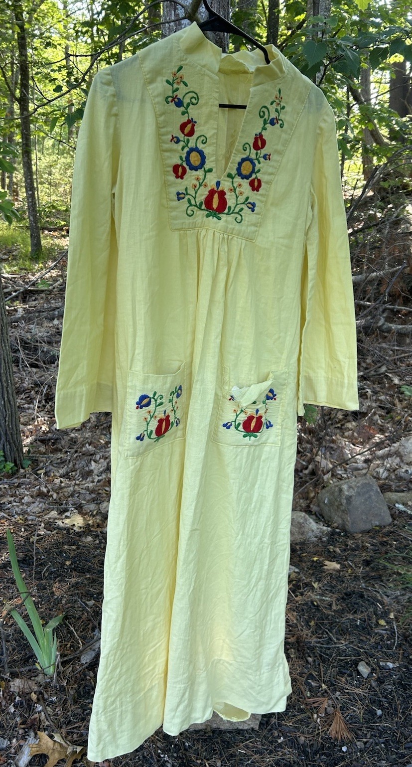 Vintage Boho Hippie Yellow Cotton Gauze Dress Caftan SM Floral Embroidery READ