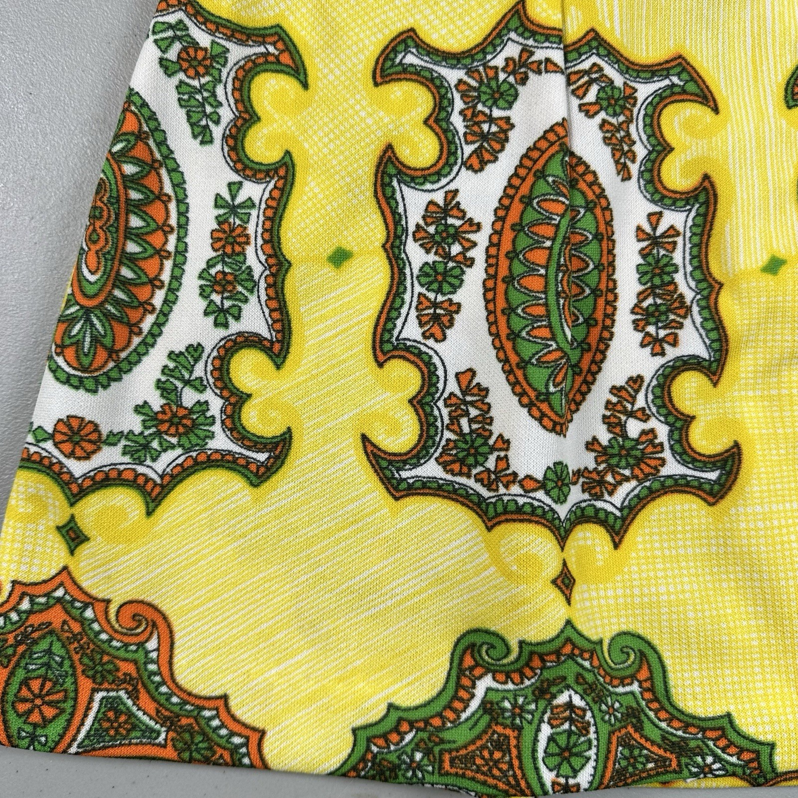 Vintage 1970s Women’s Top Button Front Blouse Yellow Green Groovy Large