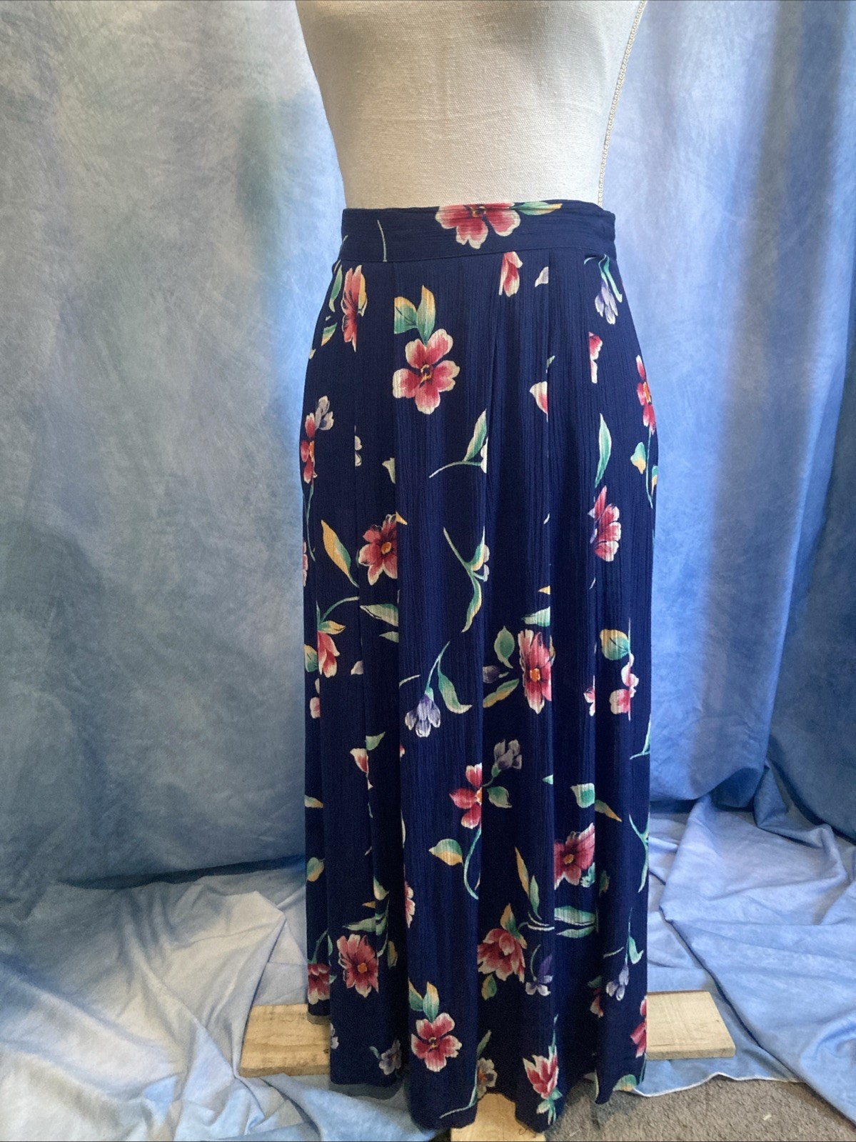 Vtg 90s Jaclyn Smith Navy Floral Maxi Skirt Rayon Pleated Elastic Waist S Boho
