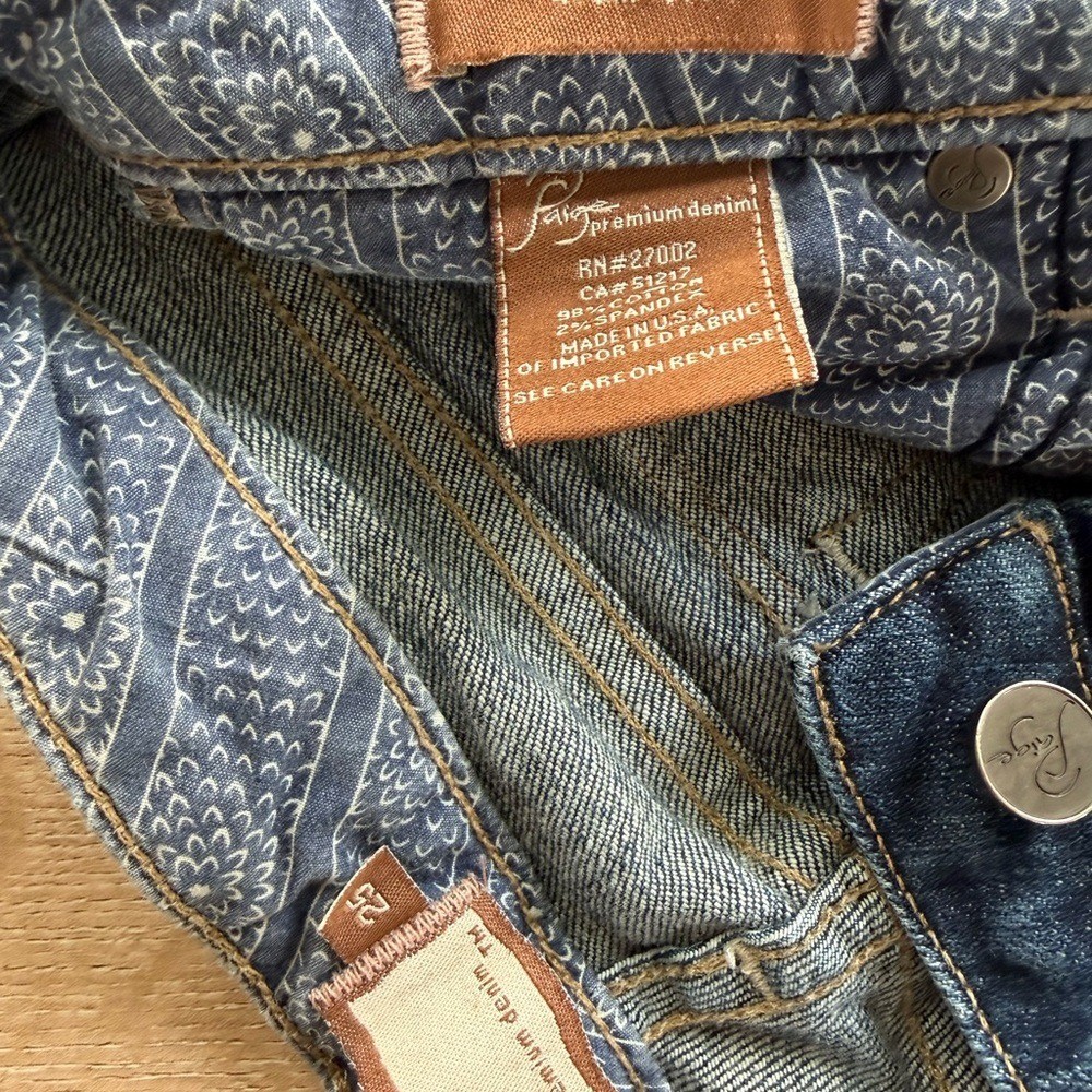 PAIGE Vintage Fairfax Blue Washed Flare Jeans sz 25- Y2K