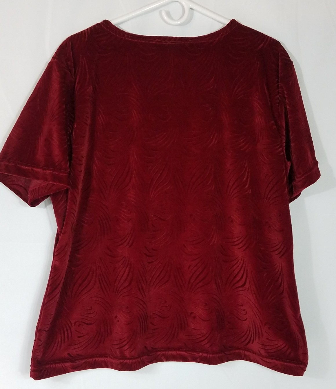 by design Woman Vintage Embossed Textured Velvet Top Burgandy Size 22W NEW