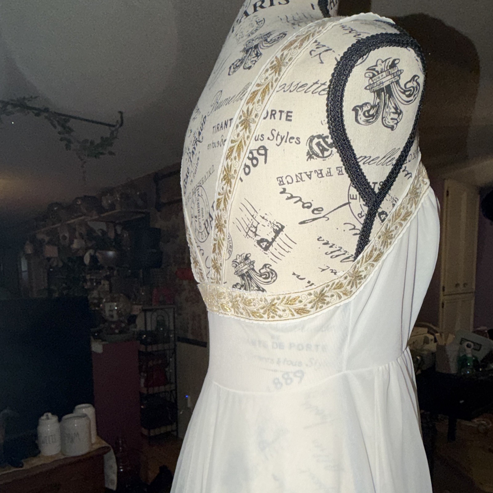 Vintage 1950’s Vanity Fair Gold Tag Chiffon Nightgown Dress Gold Embroidered 3