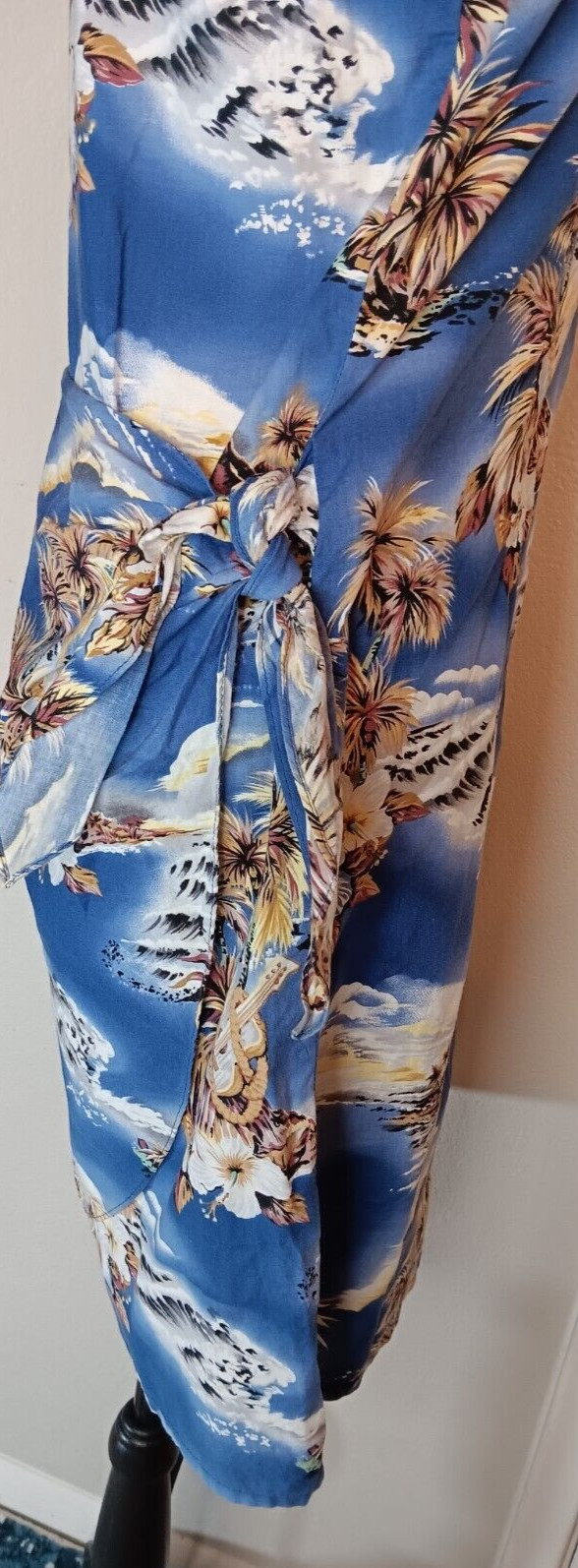 Vintage Hilo Hattie Medium Hawaii Wrap Dress, Blue, Hibiscus Volcano Sleeveless