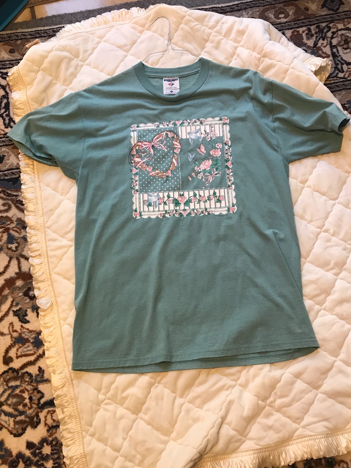 Vintage Women’s JERZEES t-shirt Large Birds/Butterflies/Roses Nature Made in USA