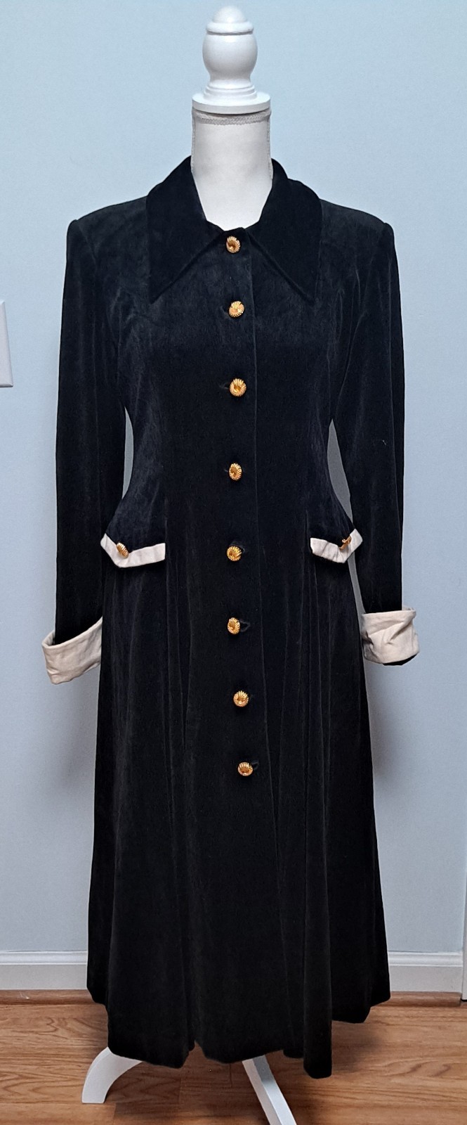 Large Black Velveteen Vintage Ling Sing Swing Opera Coat Gold Buttons