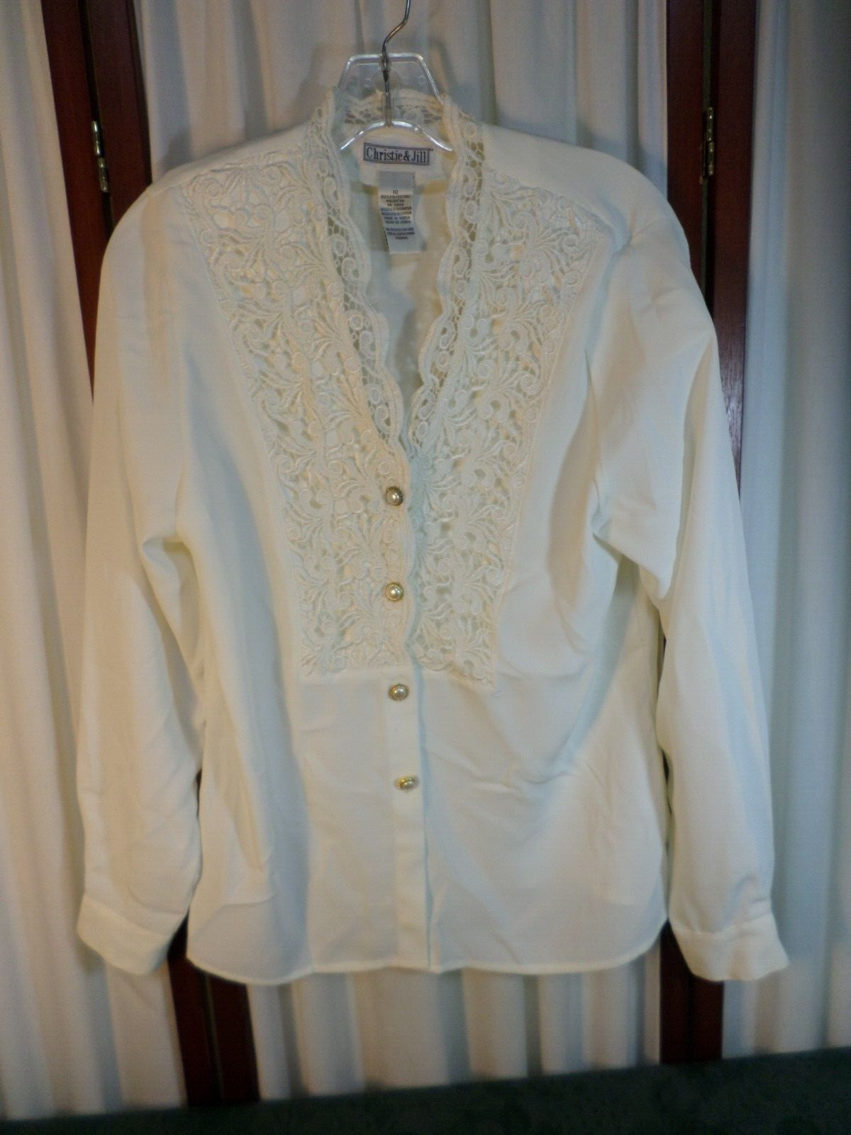 Vintage Christie & Jill Woman’s White Lace Long Sleeved Button Blouse-Size 10