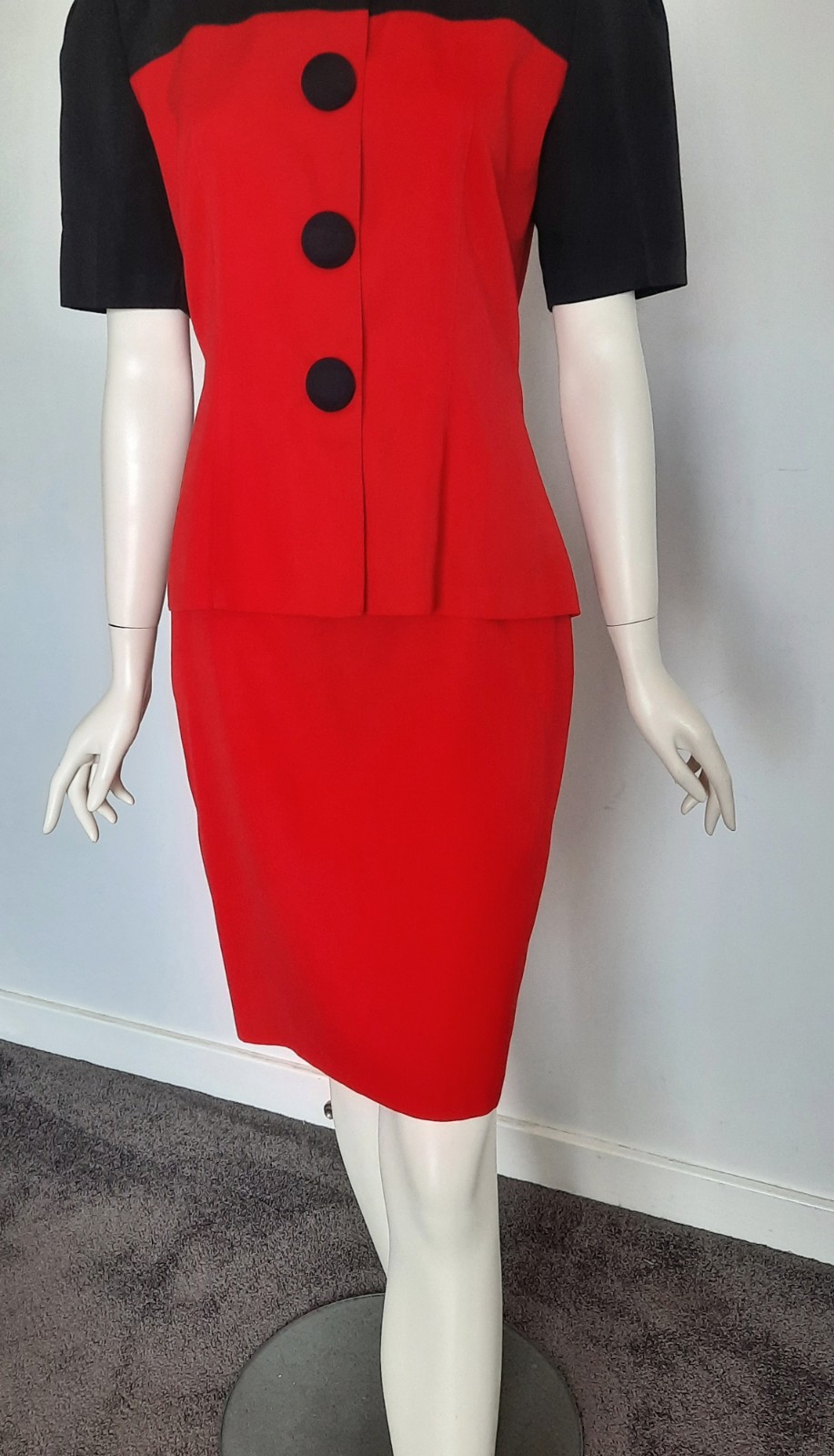 Cue Vintage Skirt Suit Womens 10 Red & Black Short Sleeve 2 Piece 1980’s