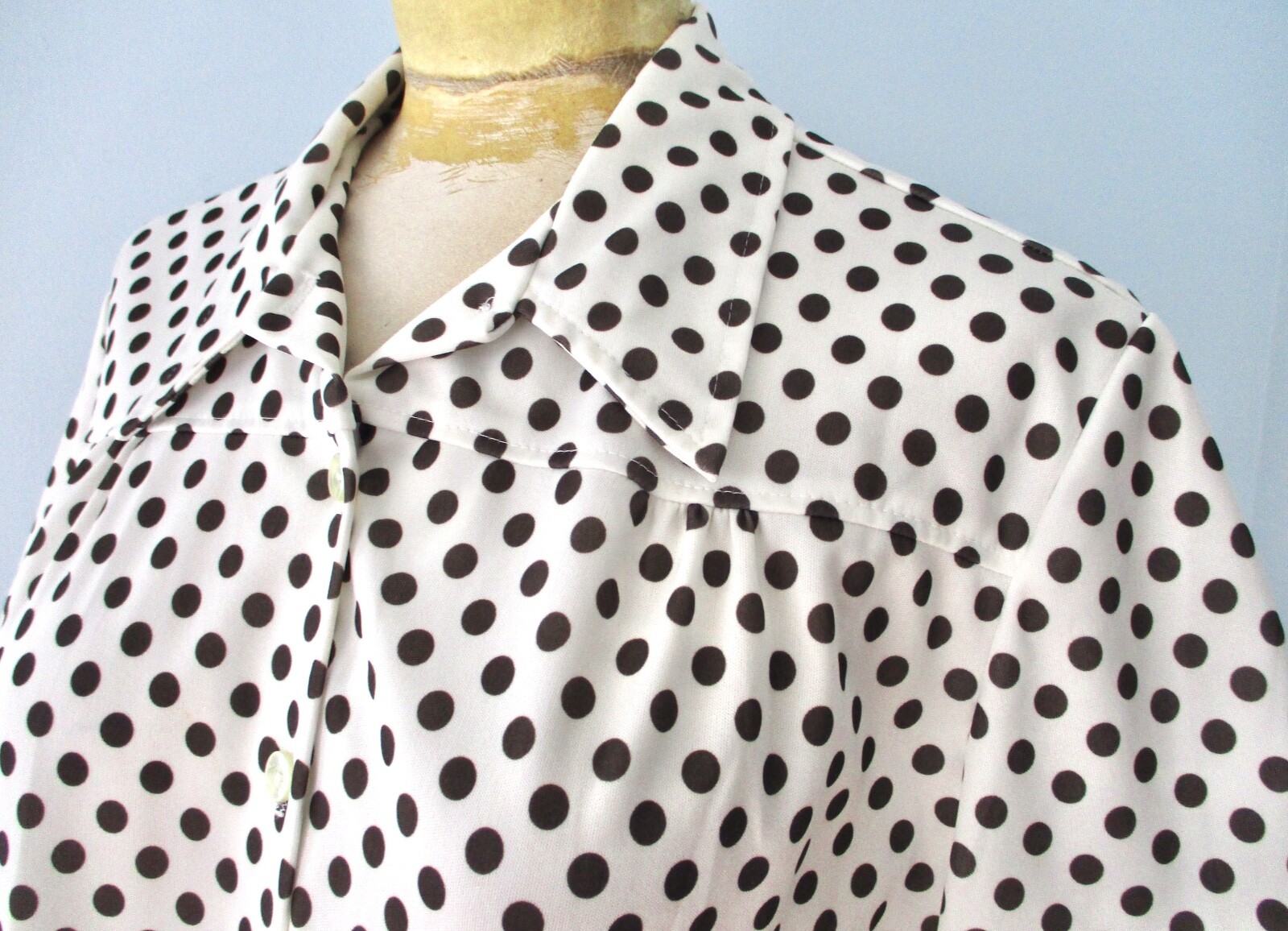 Vtg 60s 70s Brown Dot Poly Blouse Pockets Beautician Salon Uniform Smock Top 40