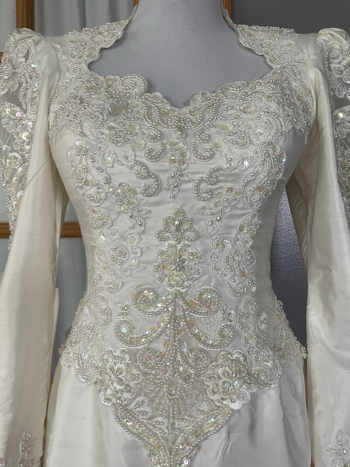 Vtg 80s Embellished Wedding Gown Sz 6 Ivory Floral Embroidery Removable Train