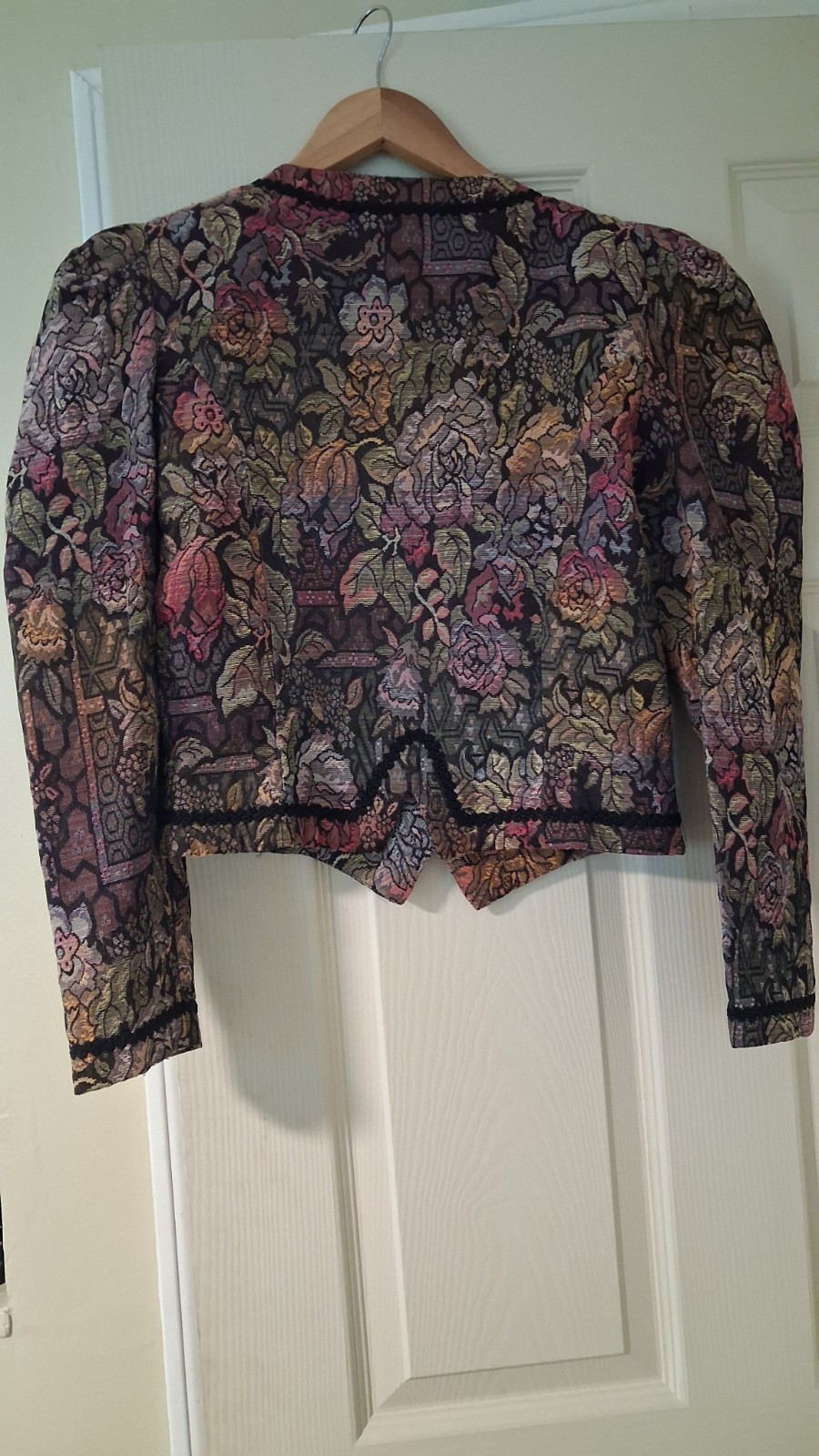 Vintage Cachet by Bari Protas Cropped Tapestry Jacket Floral Brocade Blazer