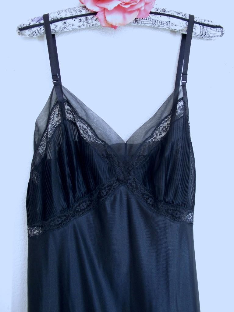 Vintage Youth Form Black Nylon Opaque Full Slip 36 Chiffon Crystal Pleats Ruffle