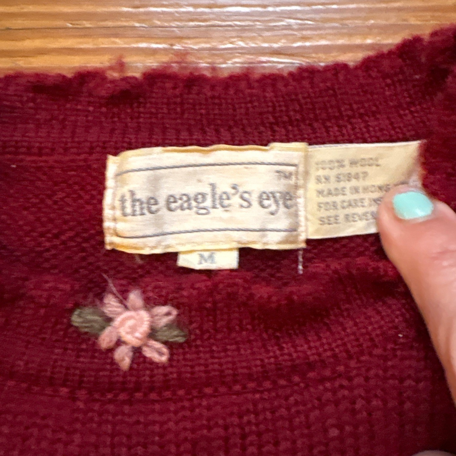 The Eagle’s Eye Sweater Vest Women Burgundy Good Floral Heart Wool SIZE M
