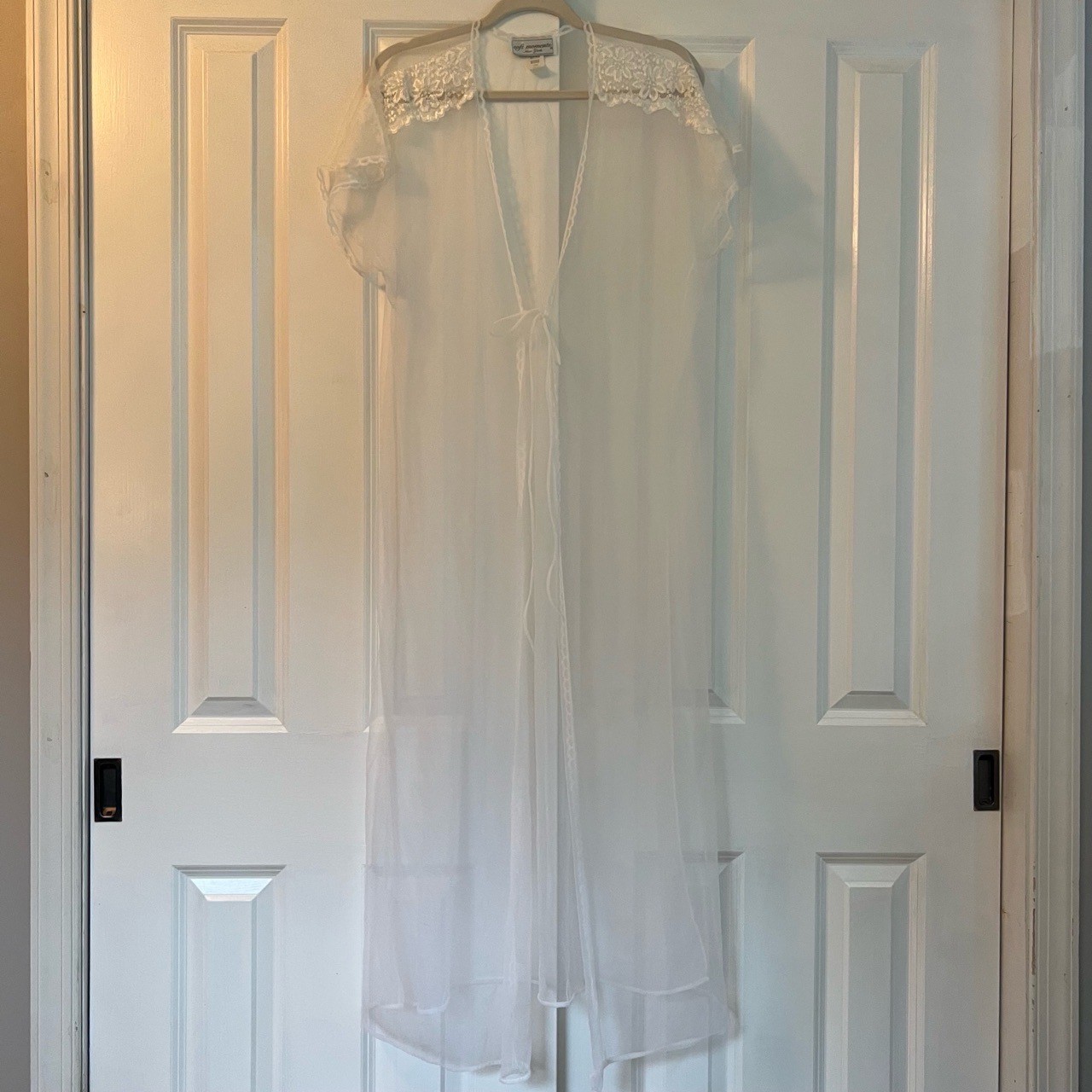 Soft Moments Vintage Sheer Lace Trim Tie Waist White Lingerie Robe Size XL