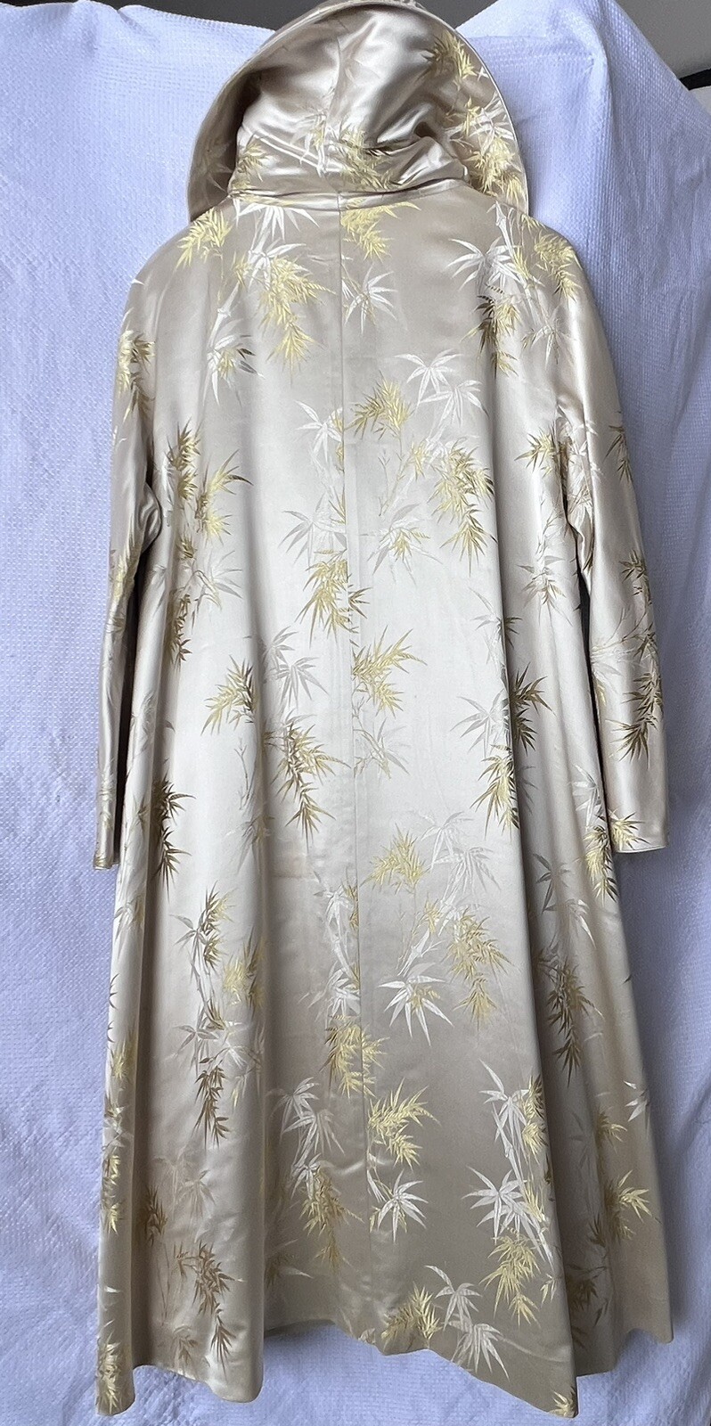 1950s Custom Sewn SATIN Ivory Swing Coat Embroidered Lining HONG KONG SZ M-L
