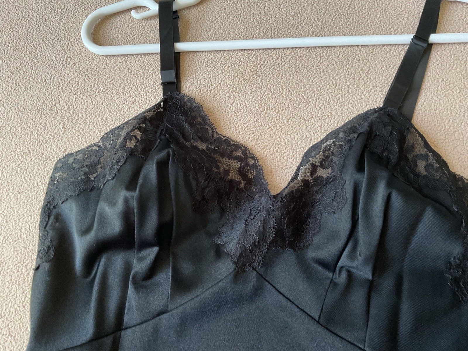 Black Nylon Full Slip No Tags Sz. 32 View Measurements G1-16