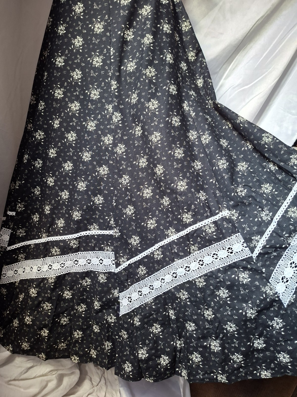 Vintage Betty Barclay Prairie Dress Black Floral Cotton Lace Cottagecore Dirndl