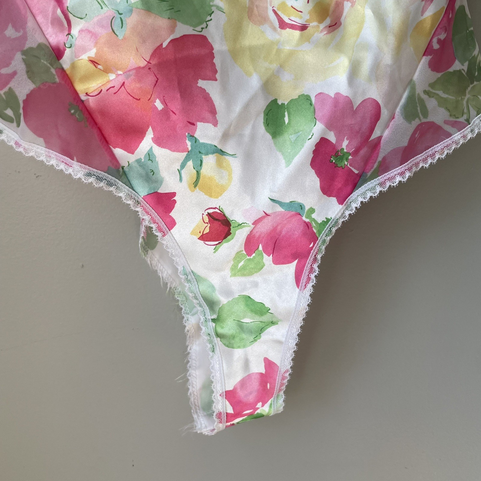 Vintage Body Chic Lingerie Womens Size Medium Floral Bow Made In USA