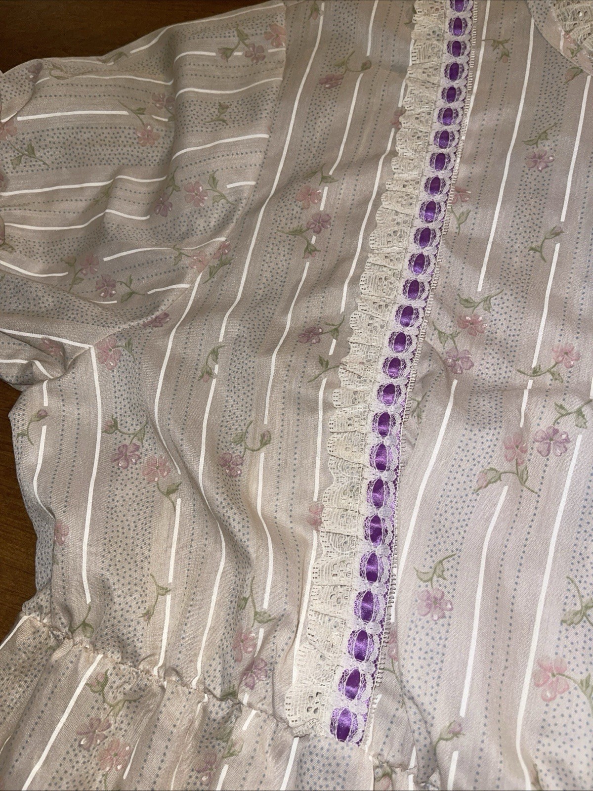 Vintage Long Nightgown Satin Granny Cottagecore Women XXL Flower Detail