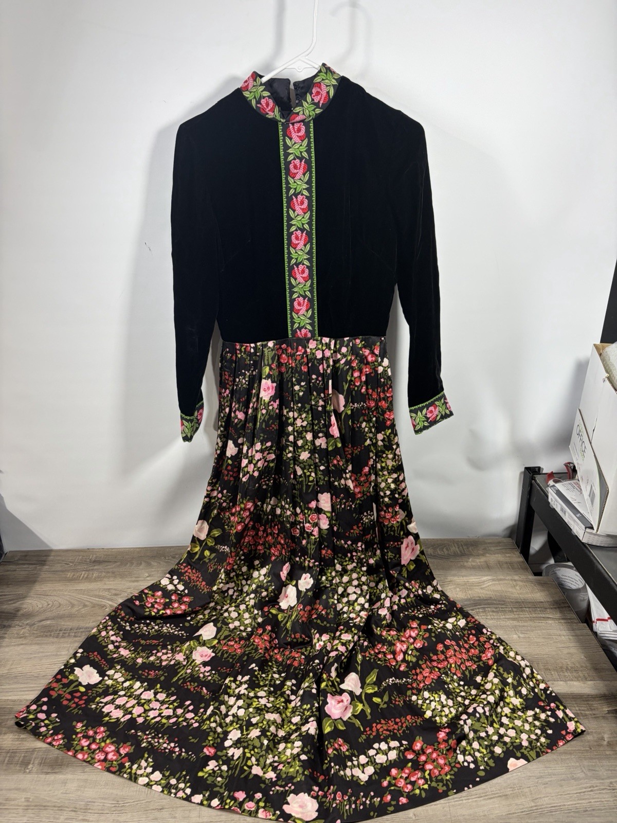 Vintage R&K Velvet & Floral maxi dress 1970s SIZE 12 See Measurements In Photos
