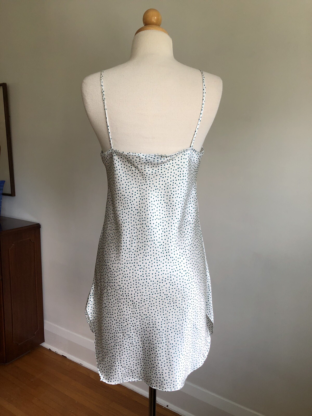 GORGEOUS VTG INTIMATE AFFAIR White Satin Blue Polka Dots Chemise Nightgown SZ S